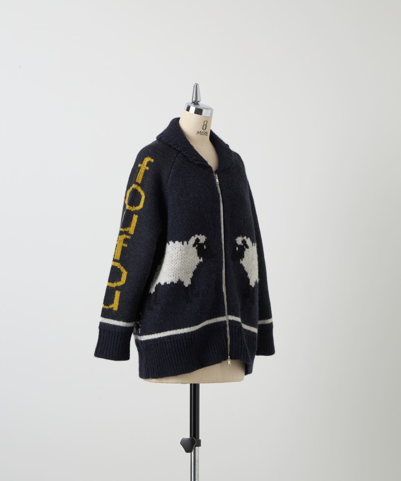 ≪通常販売≫“sheep is coming to town” jumper