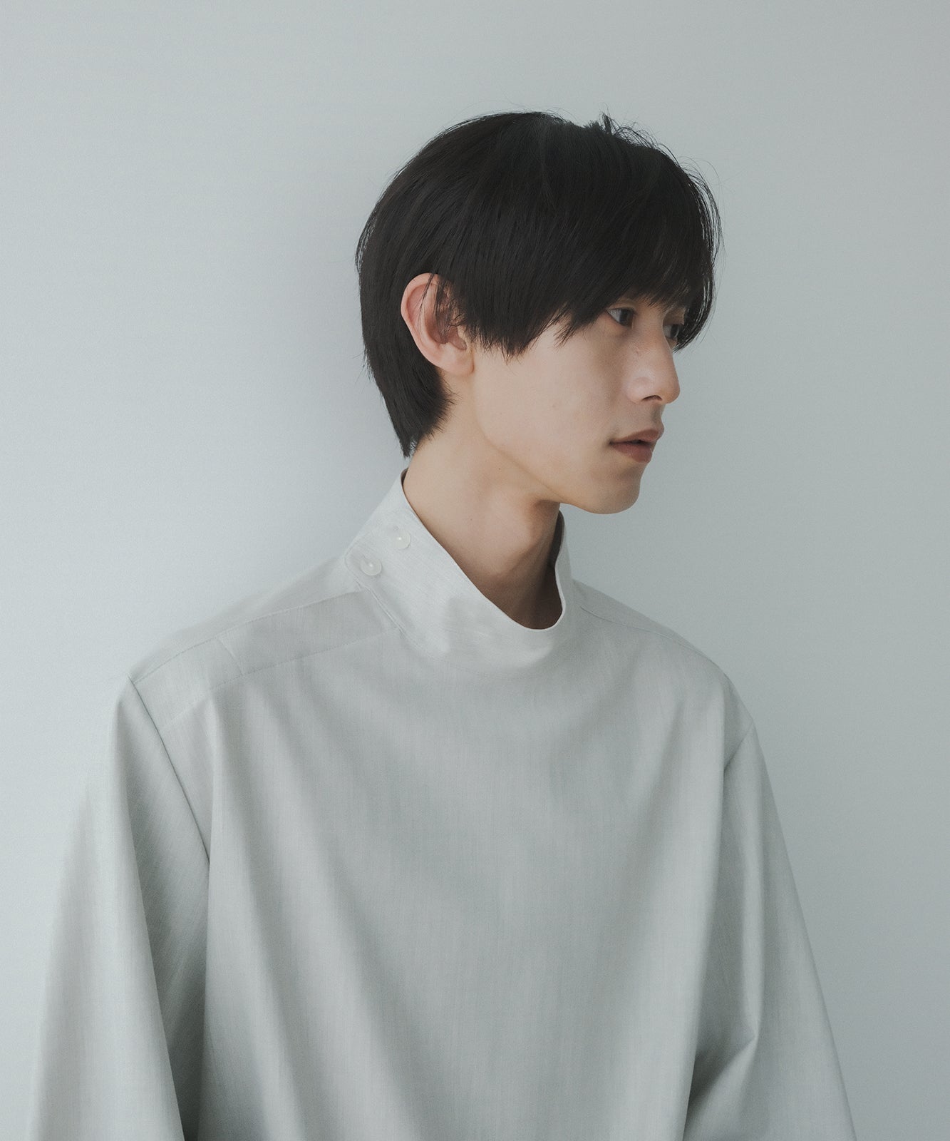≪予約販売≫【Men's】high neck flap blouse(ハイネックフラップブラウス)≪2023年9月1日15:00販売開始≫≪2023年11月下旬発送予定≫