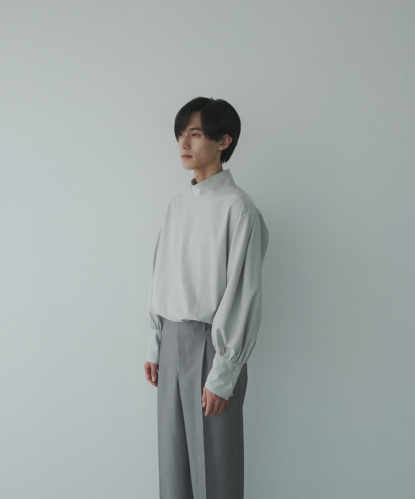 ≪予約販売≫【Men's】high neck flap blouse(ハイネックフラップブラウス)≪2023年9月1日15:00販売開始≫≪2023年11月下旬発送予定≫