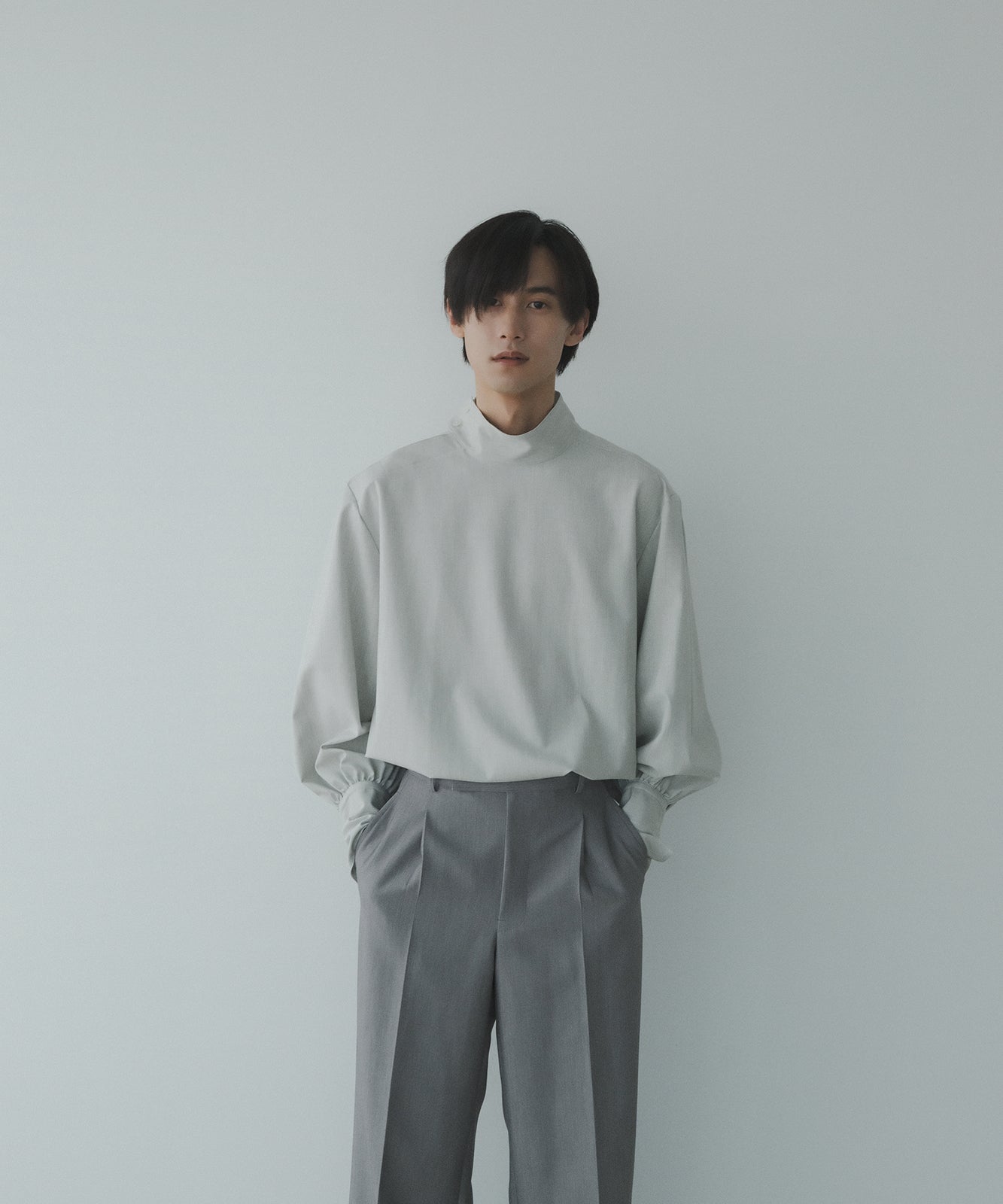 ≪予約販売≫【Men's】high neck flap blouse(ハイネックフラップブラウス)≪2023年9月1日15:00販売開始≫≪2023年11月下旬発送予定≫