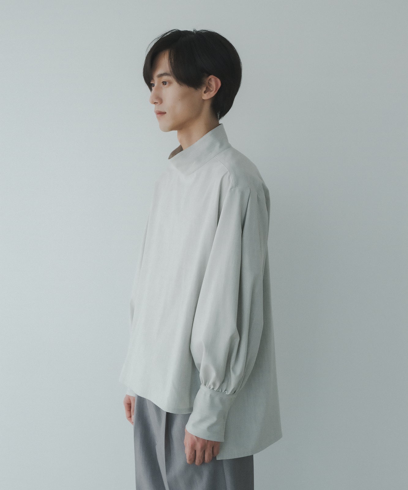 ≪予約販売≫【Men's】high neck flap blouse(ハイネックフラップブラウス)≪2023年9月1日15:00販売開始≫≪2023年11月下旬発送予定≫