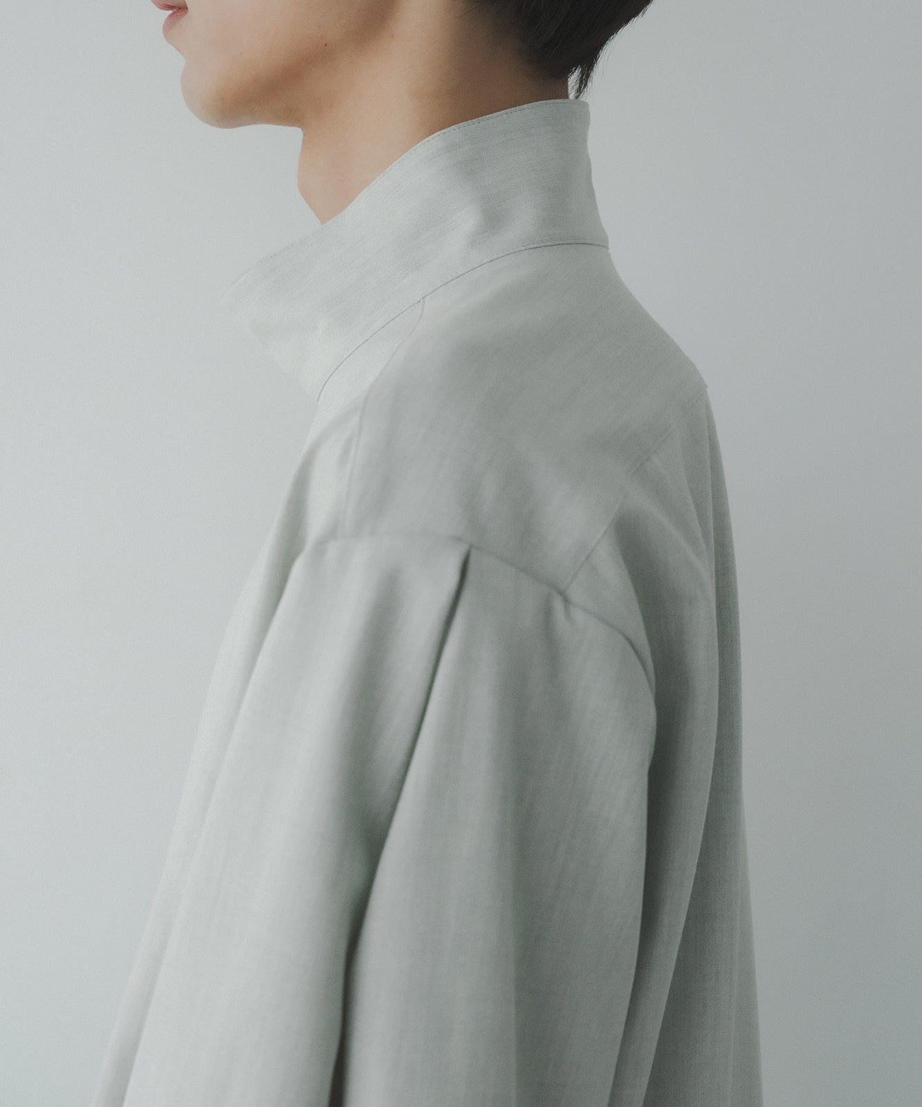 ≪予約販売≫【Men's】high neck flap blouse(ハイネックフラップブラウス)≪2023年9月1日15:00販売開始≫≪2023年11月下旬発送予定≫