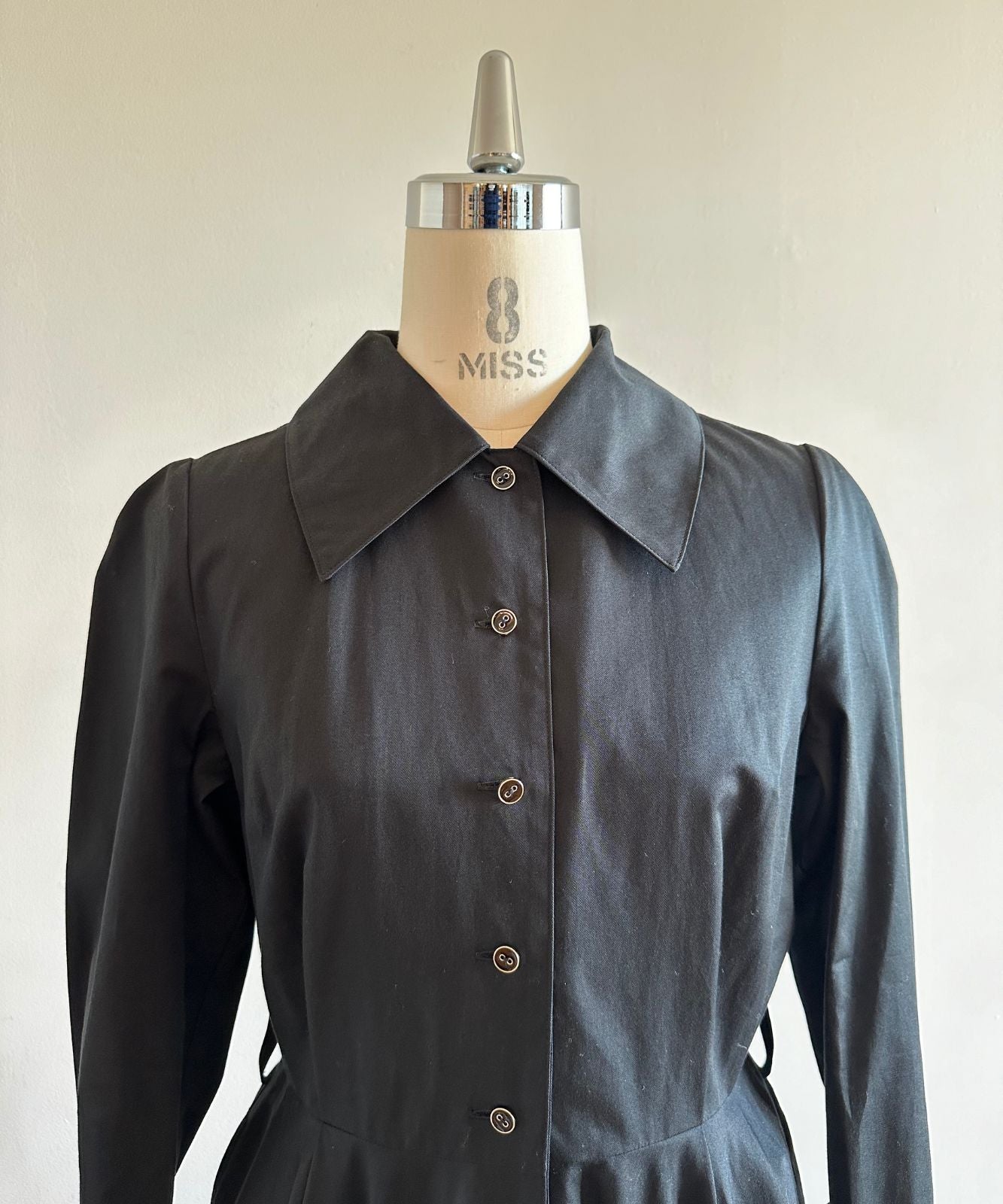 ≪在庫販売≫【THE DRESS #18】big collar black button dress（ビッグ