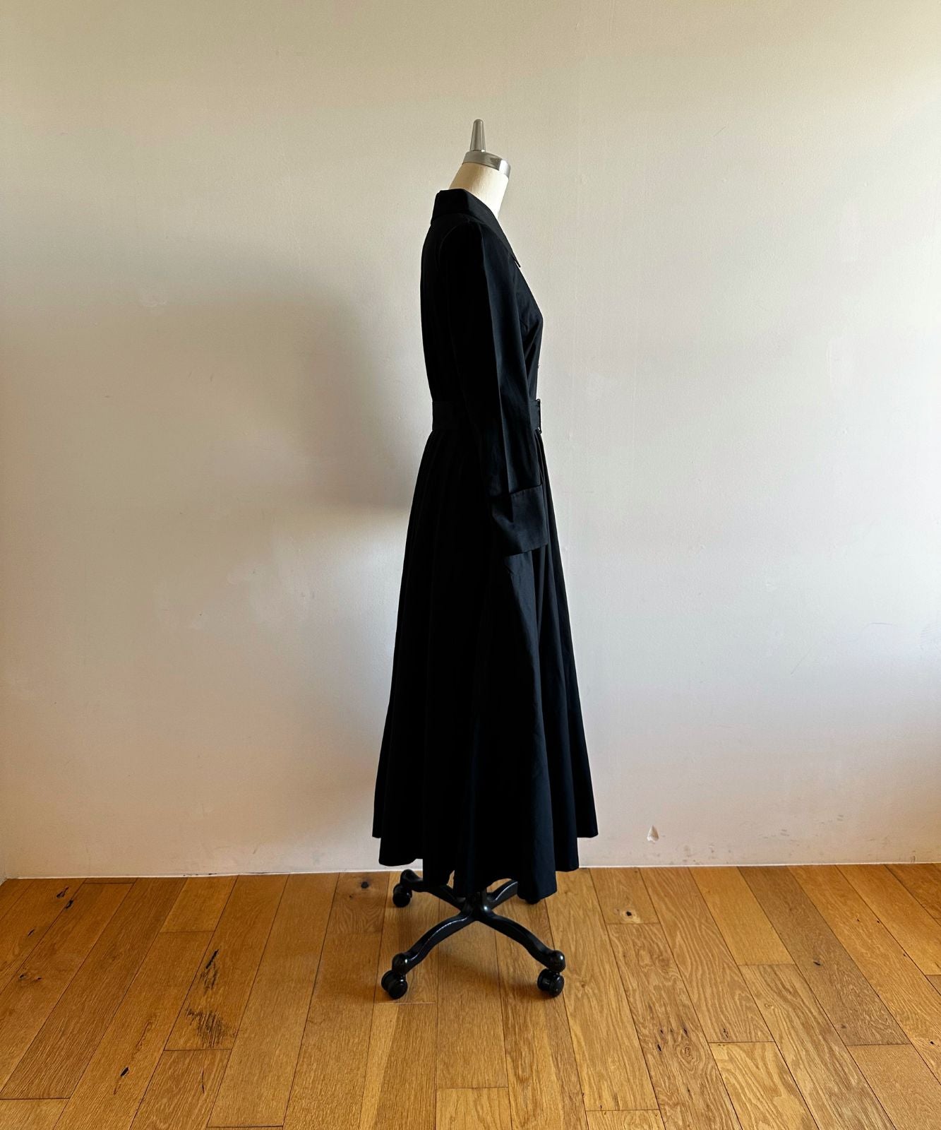 ≪在庫販売≫【THE DRESS #18】big collar black button dress