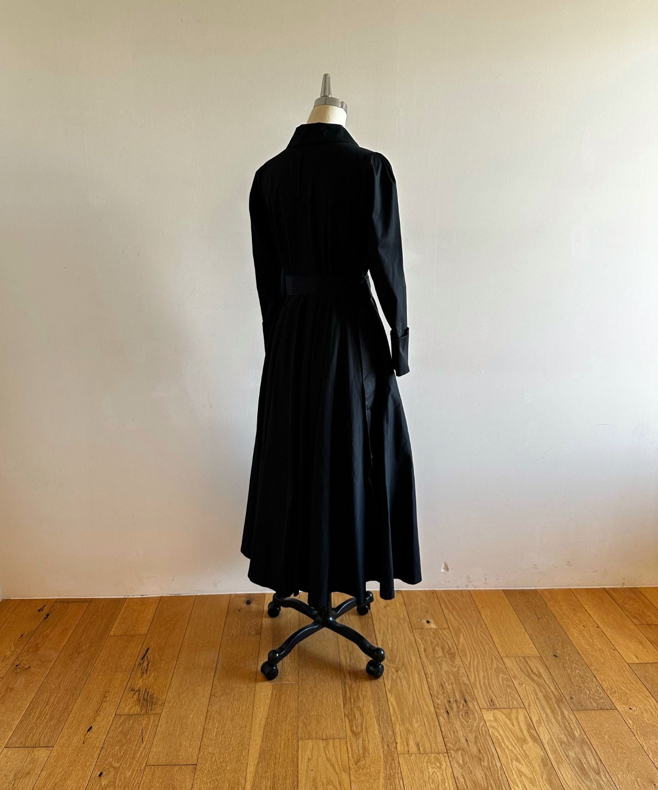 ≪在庫販売≫【THE DRESS #18】big collar black button dress 