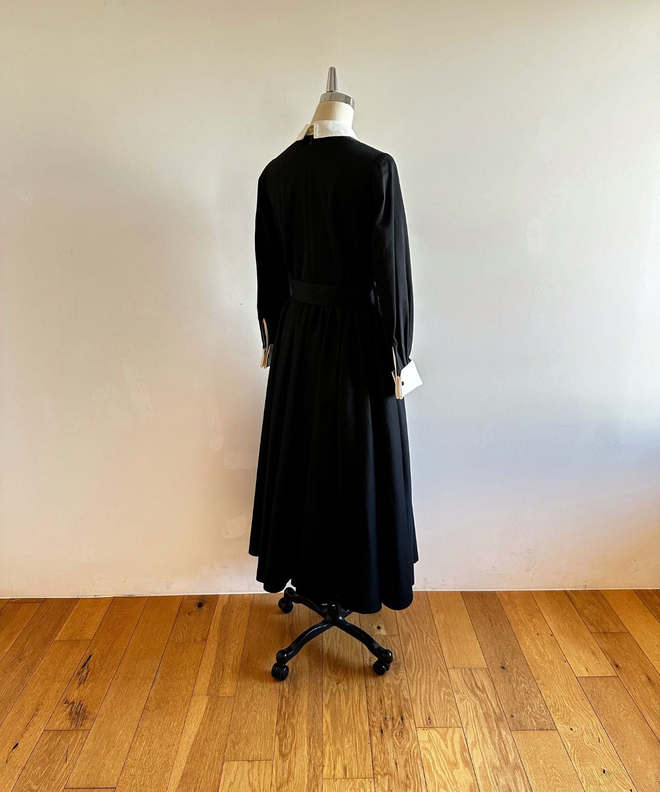 ≪在庫販売≫【THE DRESS #32】double cuffs bicolor one piece（ダブルカフスバイカラーワンピース） – THE  MUSEUM foufou