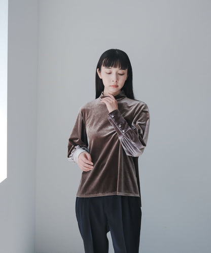 ≪在庫販売≫velour high neck dress shirts（ベロアハイネックドレスシャツ）- グレージュ - ≪2023年9月22日15:00販売開始≫