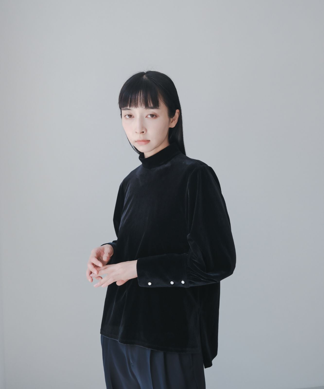 ≪在庫販売≫velour high neck dress shirts（ベロアハイネックドレスシャツ）- ブラック - ≪2023年9月22日15:00販売開始≫