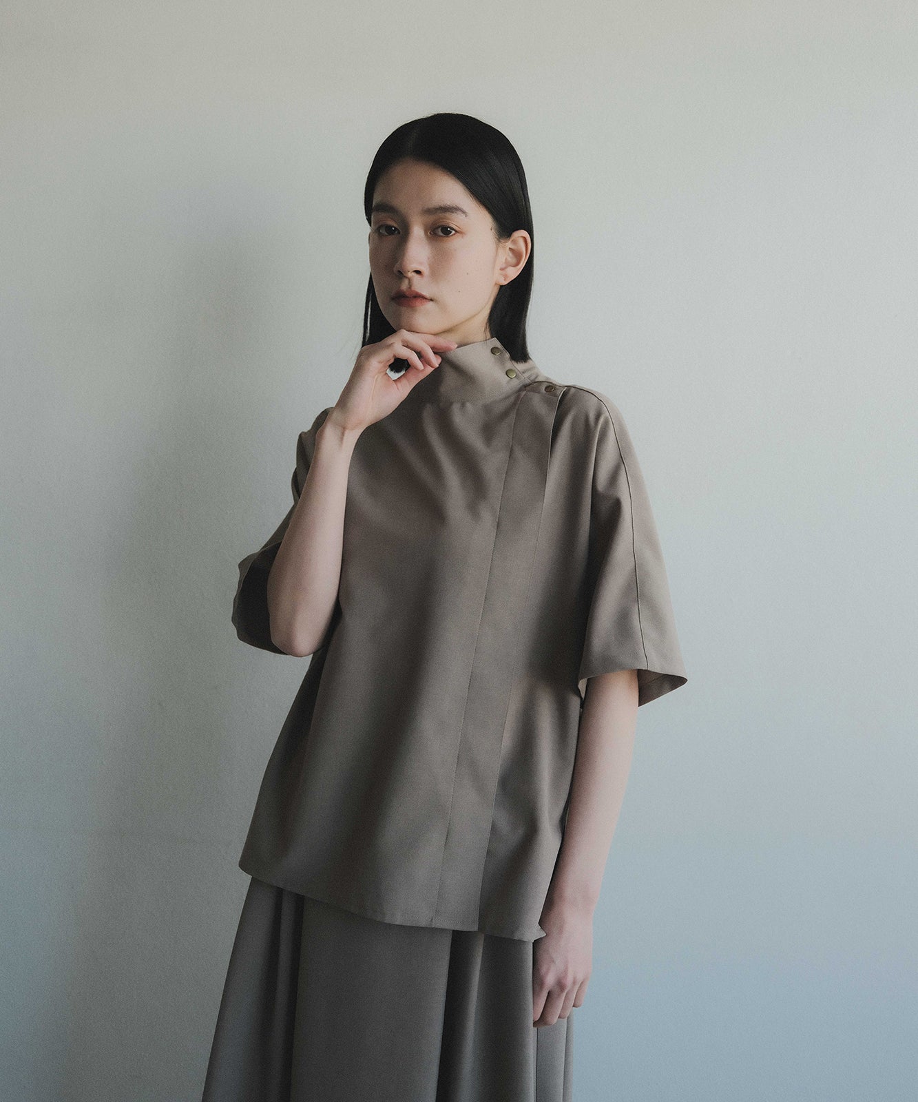 ≪予約販売≫high neck primitive flap blouse（ハイネック