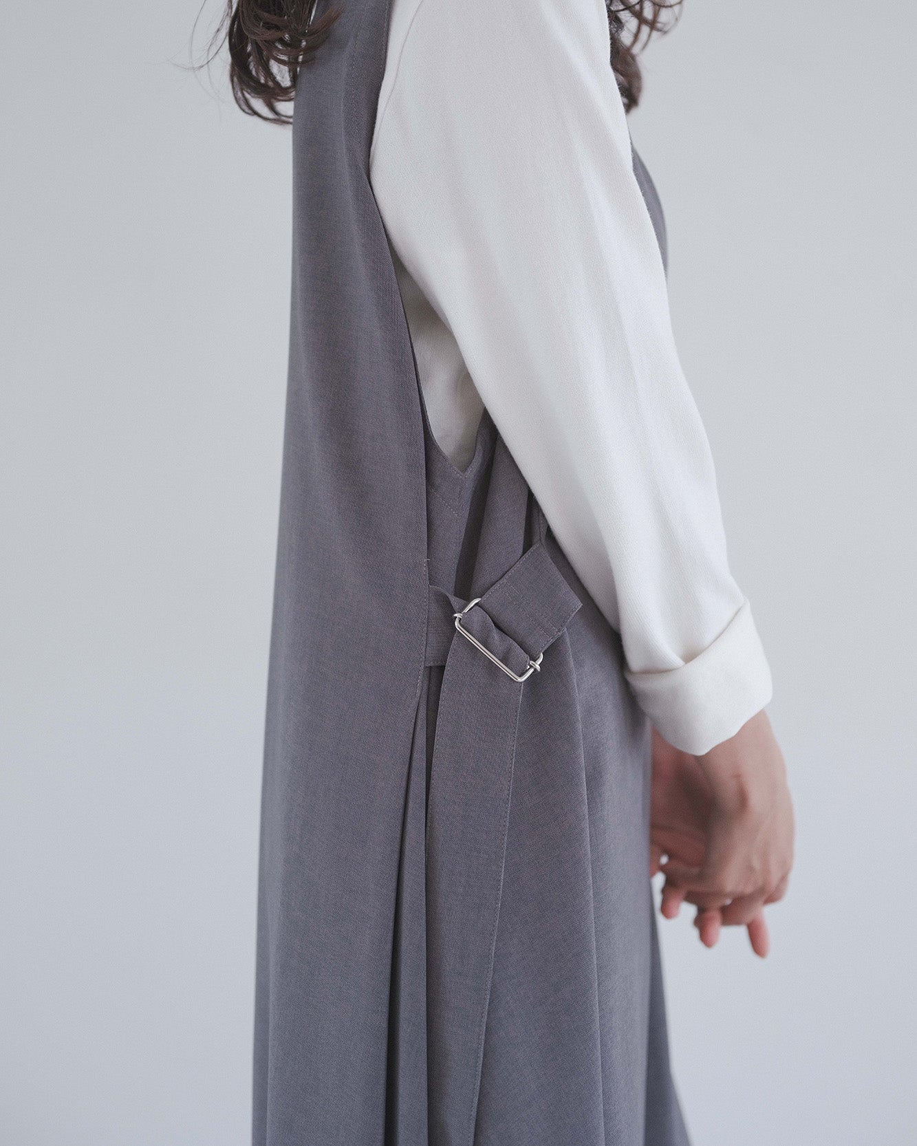 ≪在庫販売≫v neck jumper skirt（Vネックジャンパースカート）≪2023
