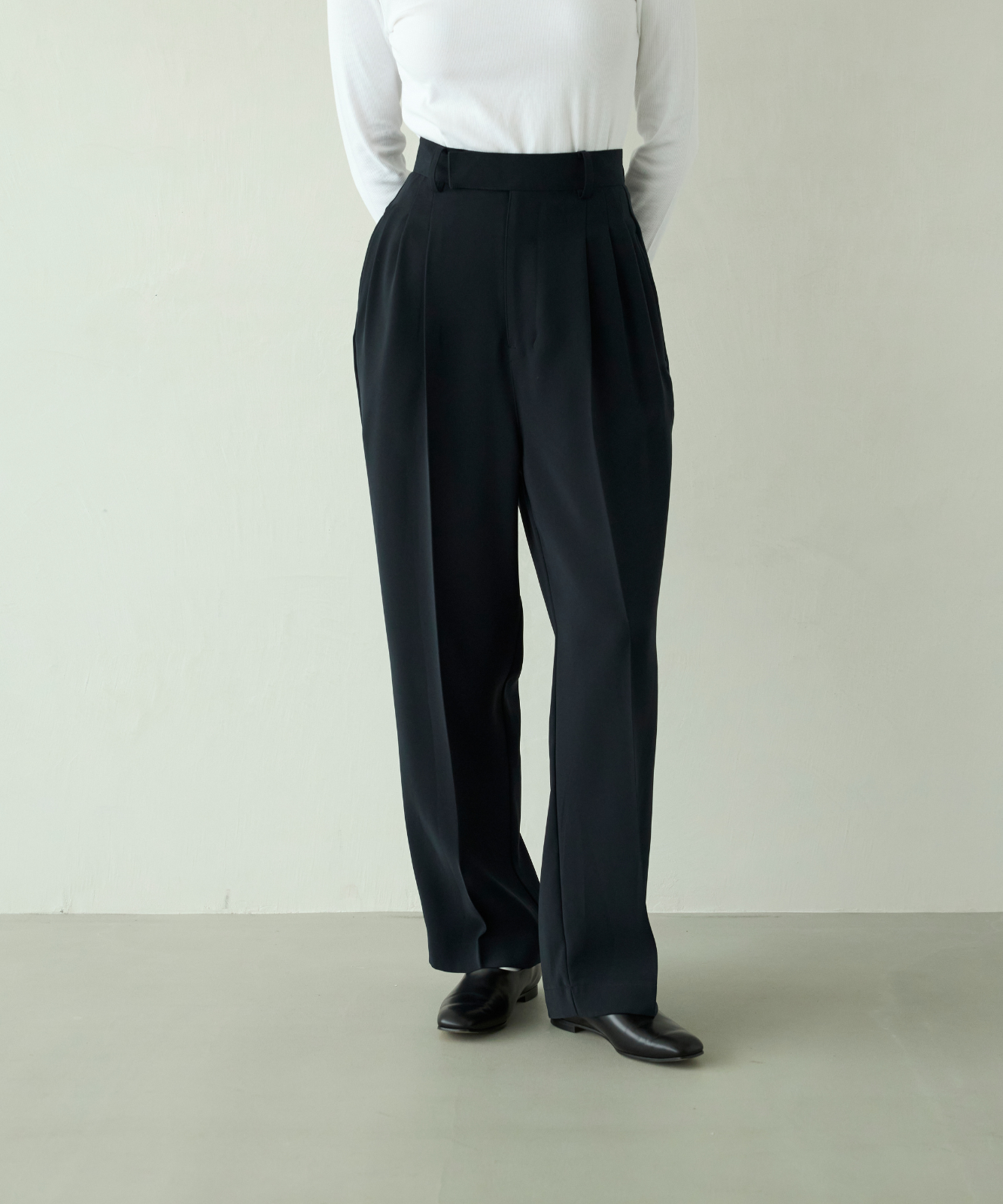 ≪通常販売≫toro tuck slacks（トロタックスラックス）- ネイビー -