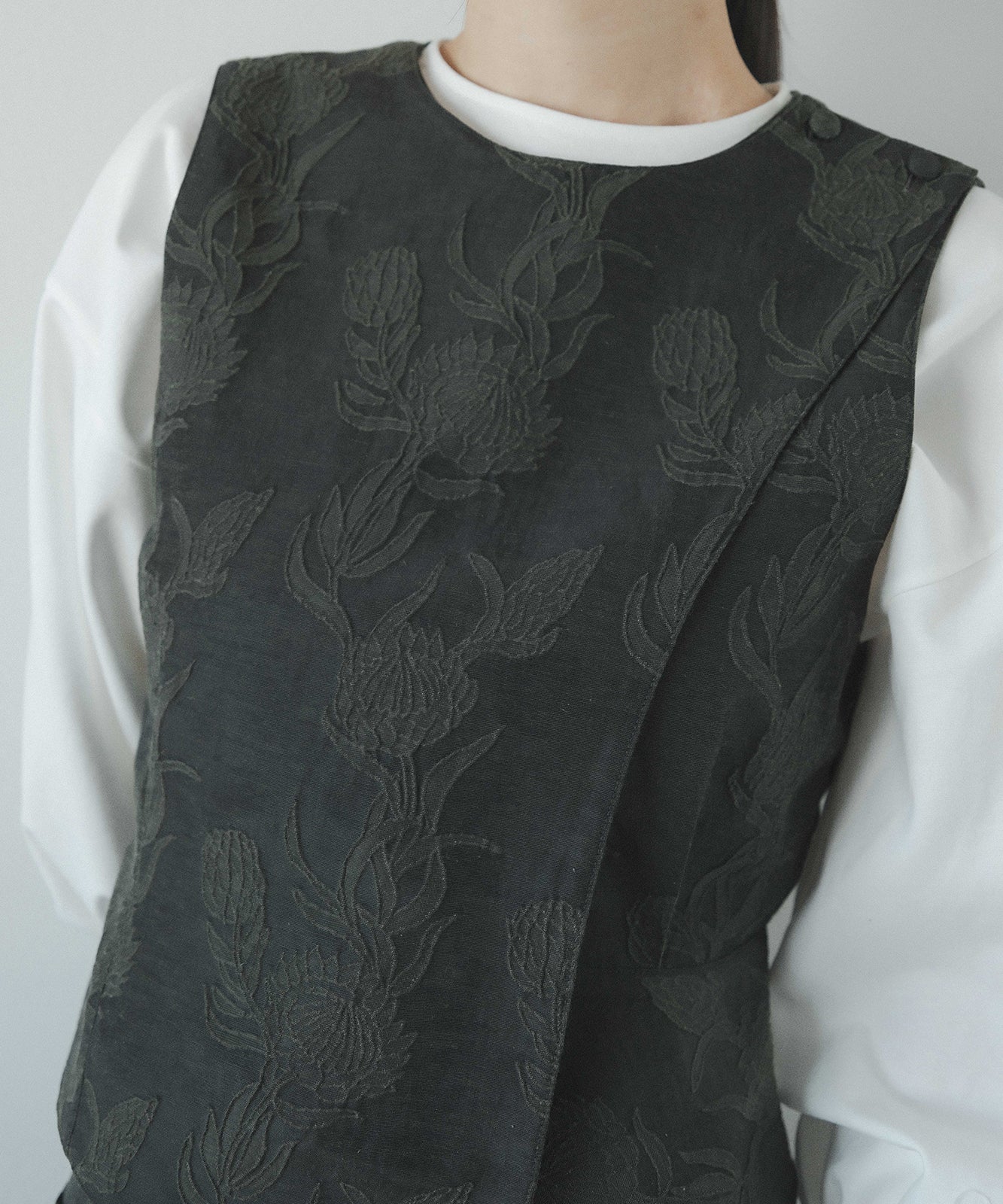 foufou jacquard vest 02 quiet leaves