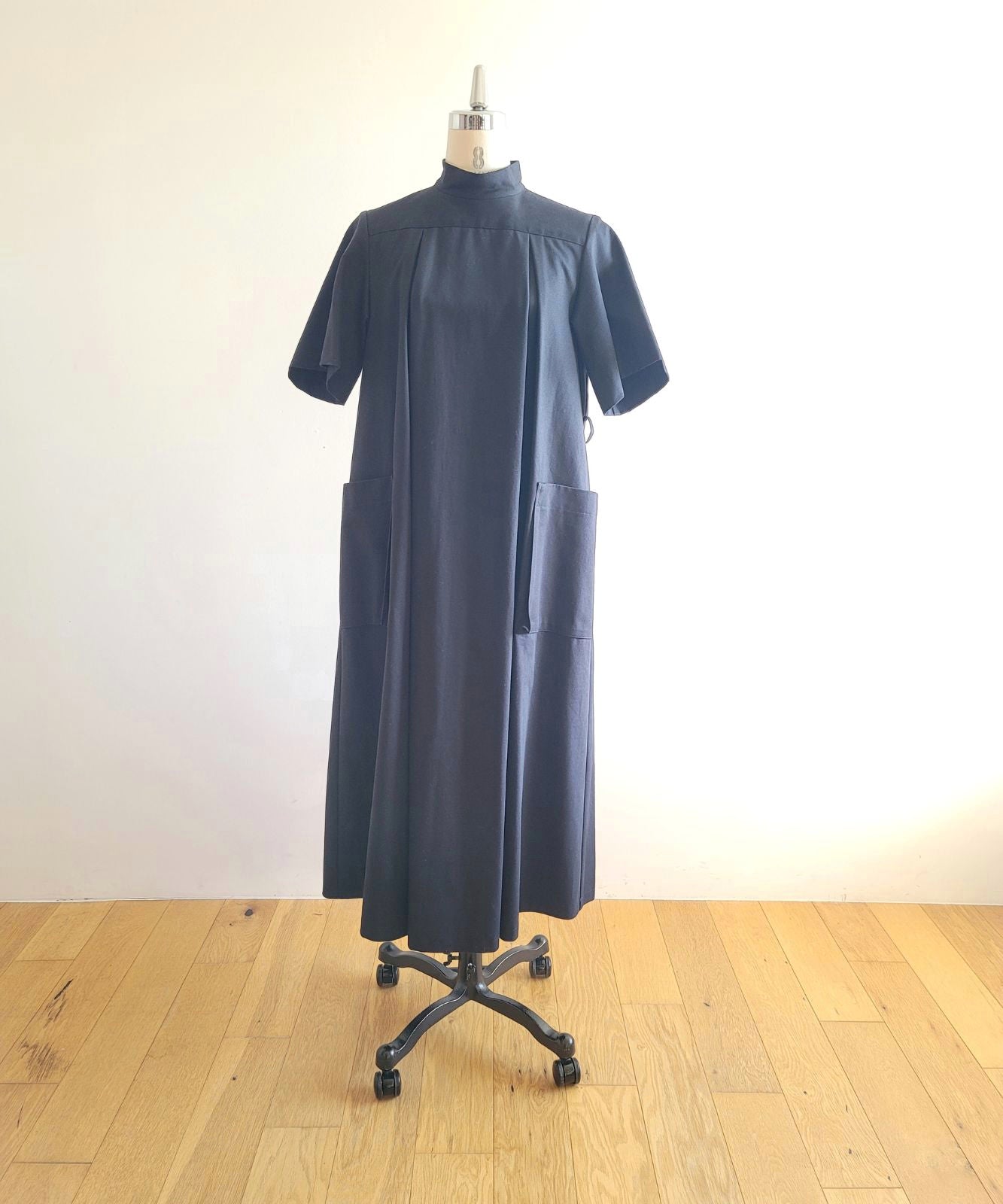 ≪予約販売≫【THE DRESS #21】de medical high neck dress（ドイツ