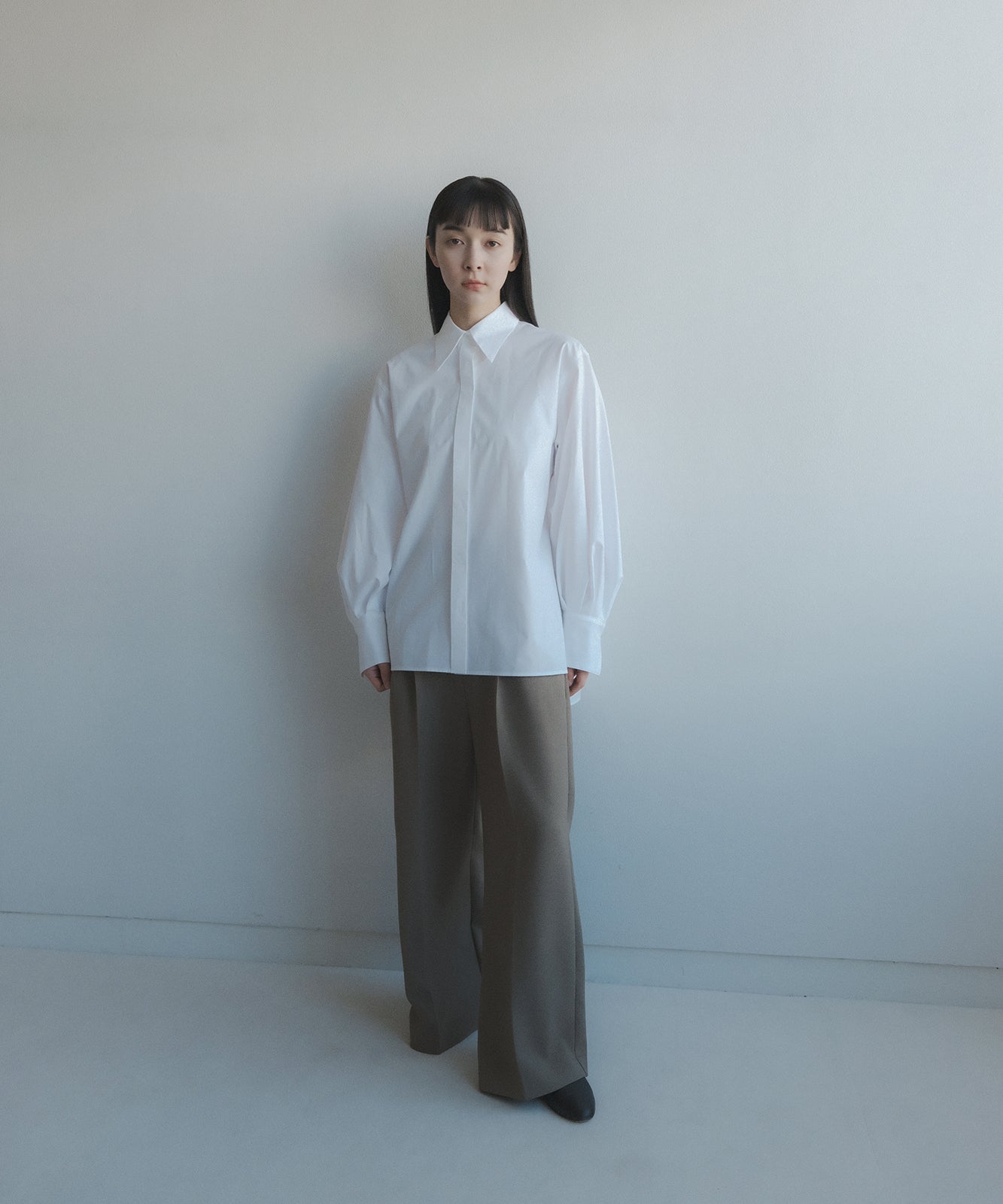 ≪在庫販売≫shirts coller sode powan blouse（シャツカラー袖ぽわん