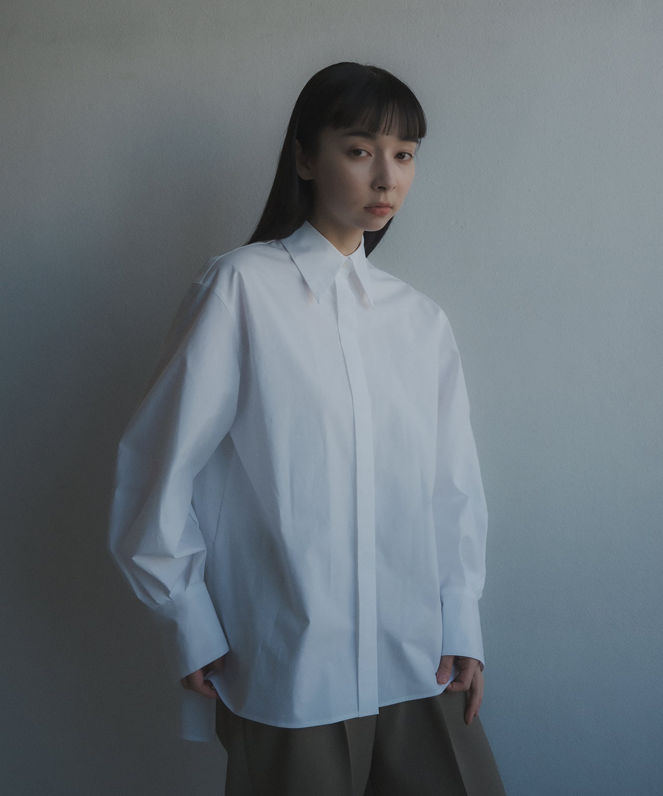 ≪在庫販売≫shirts coller sode powan blouse（シャツカラー袖ぽわん