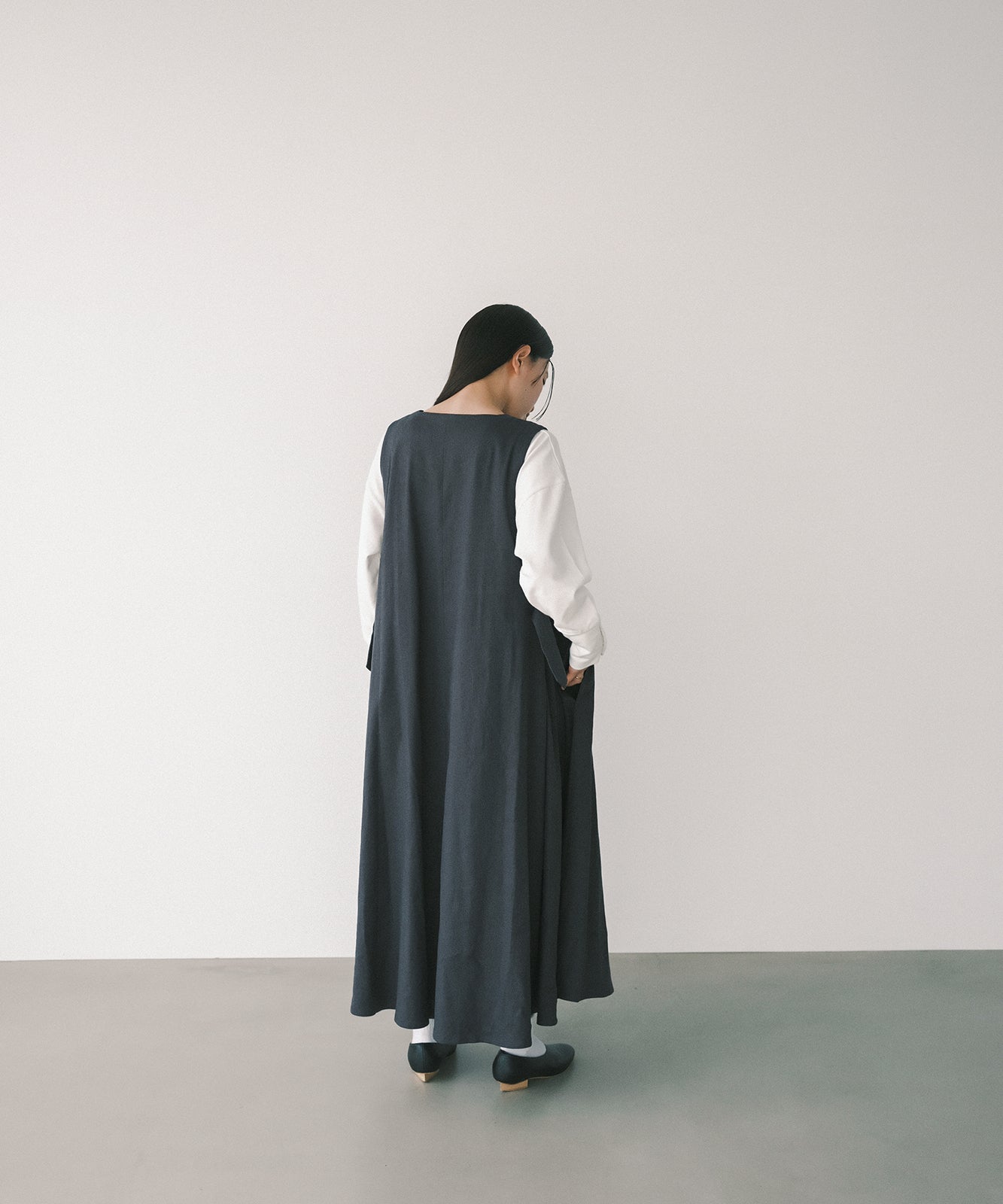 ≪在庫販売≫linen jumper skirt（リネンジャンパースカート）≪2023年