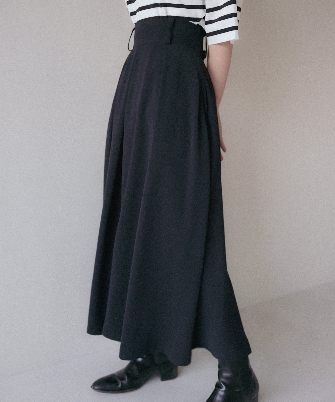≪予約販売≫toro tuck flare skirt（トロタックフレアスカート）≪2023年6月9日13:00販売開始≫≪2023年10月上旬発送予定≫
