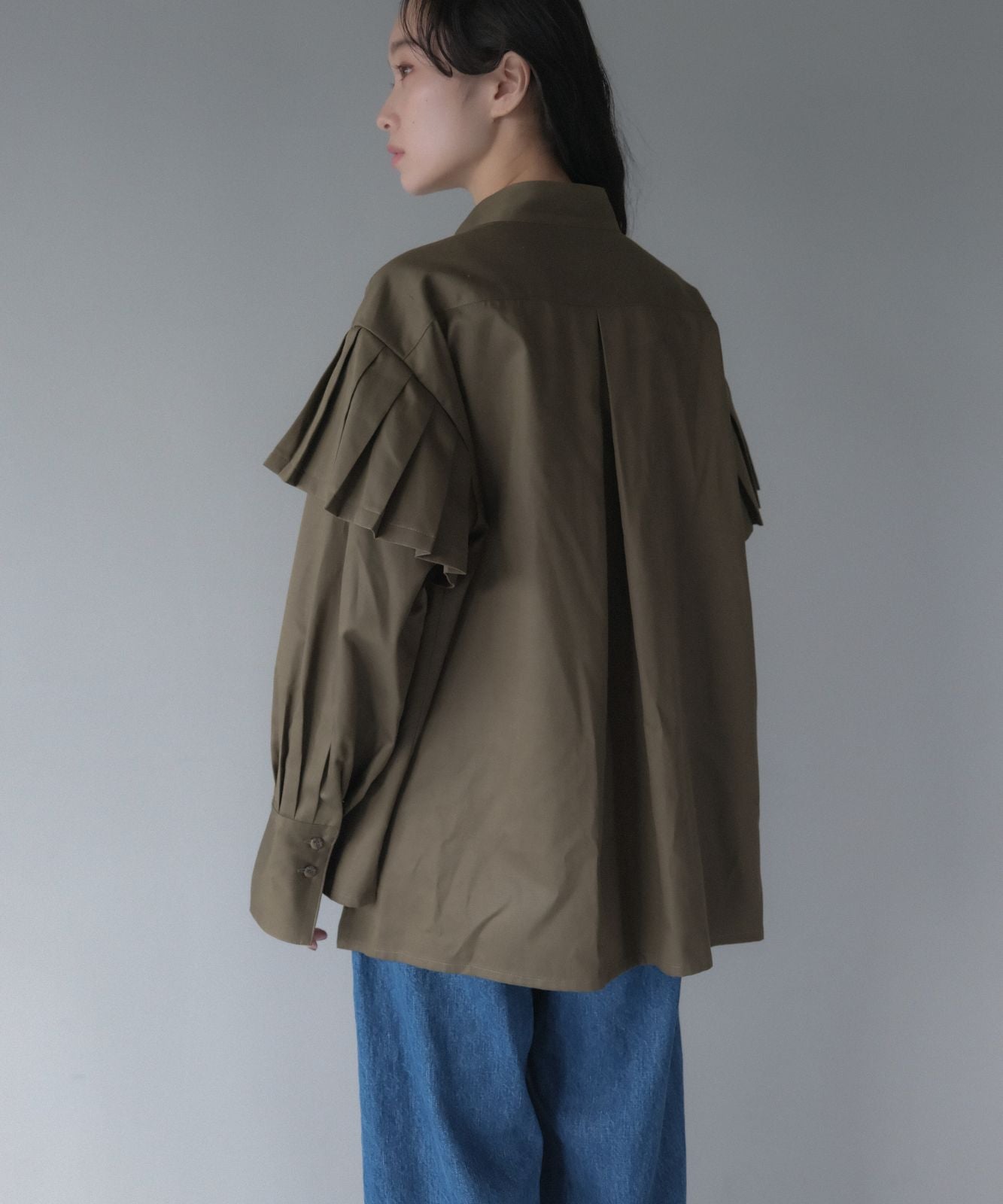 ≪通常販売≫slub broken twill tuck blouse（スラブブロークンツイルタックブラウス）