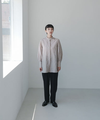 ≪予約販売≫stand collar jacquard blouse（スタンドカラージャカードブラウス）≪2023年8月22日19:00販売開始≫≪2023年11月下旬発送予定≫