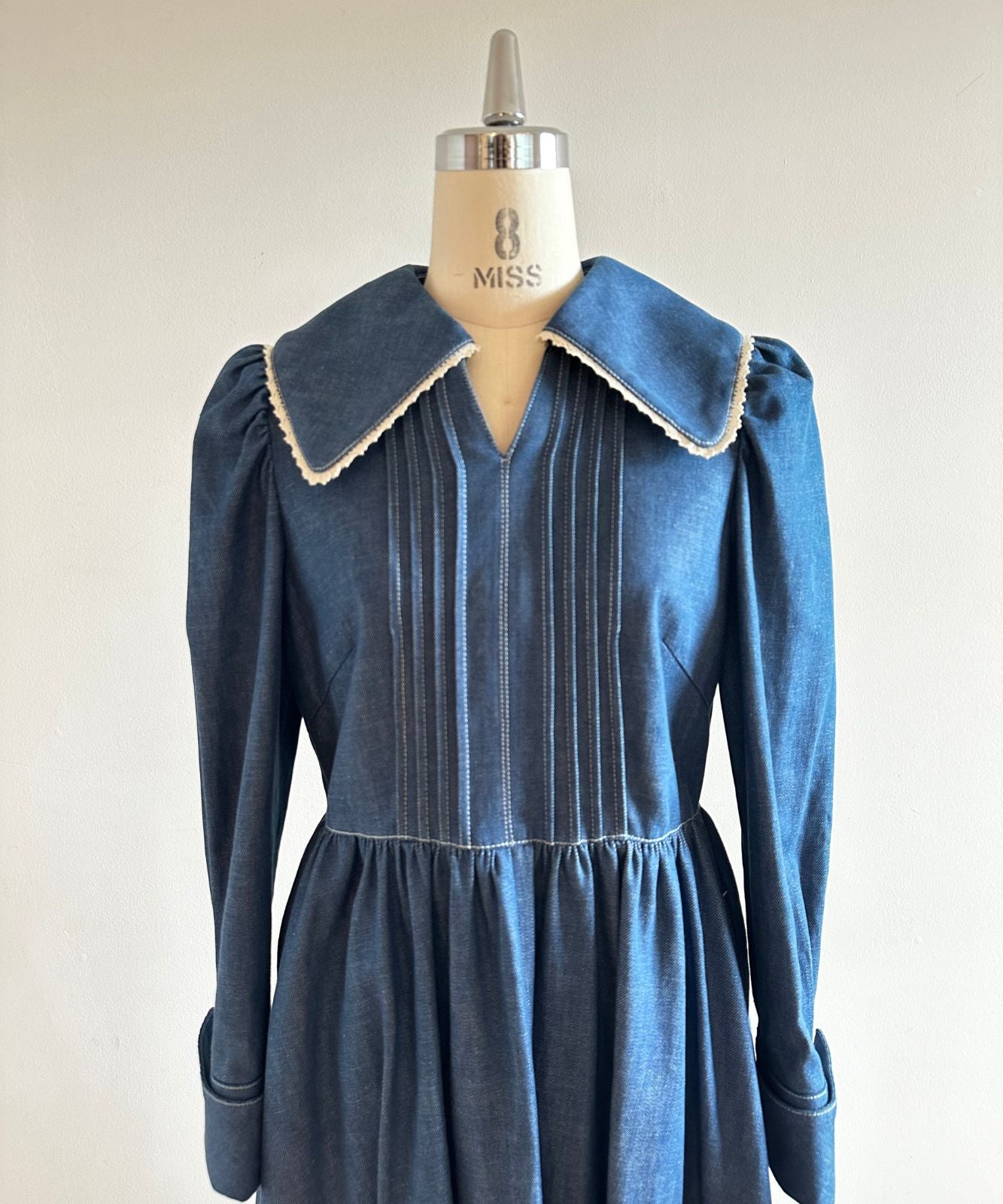 ≪通常販売≫lace pintuck denim classical dress（レースピンタックデニムクラシカルドレス）