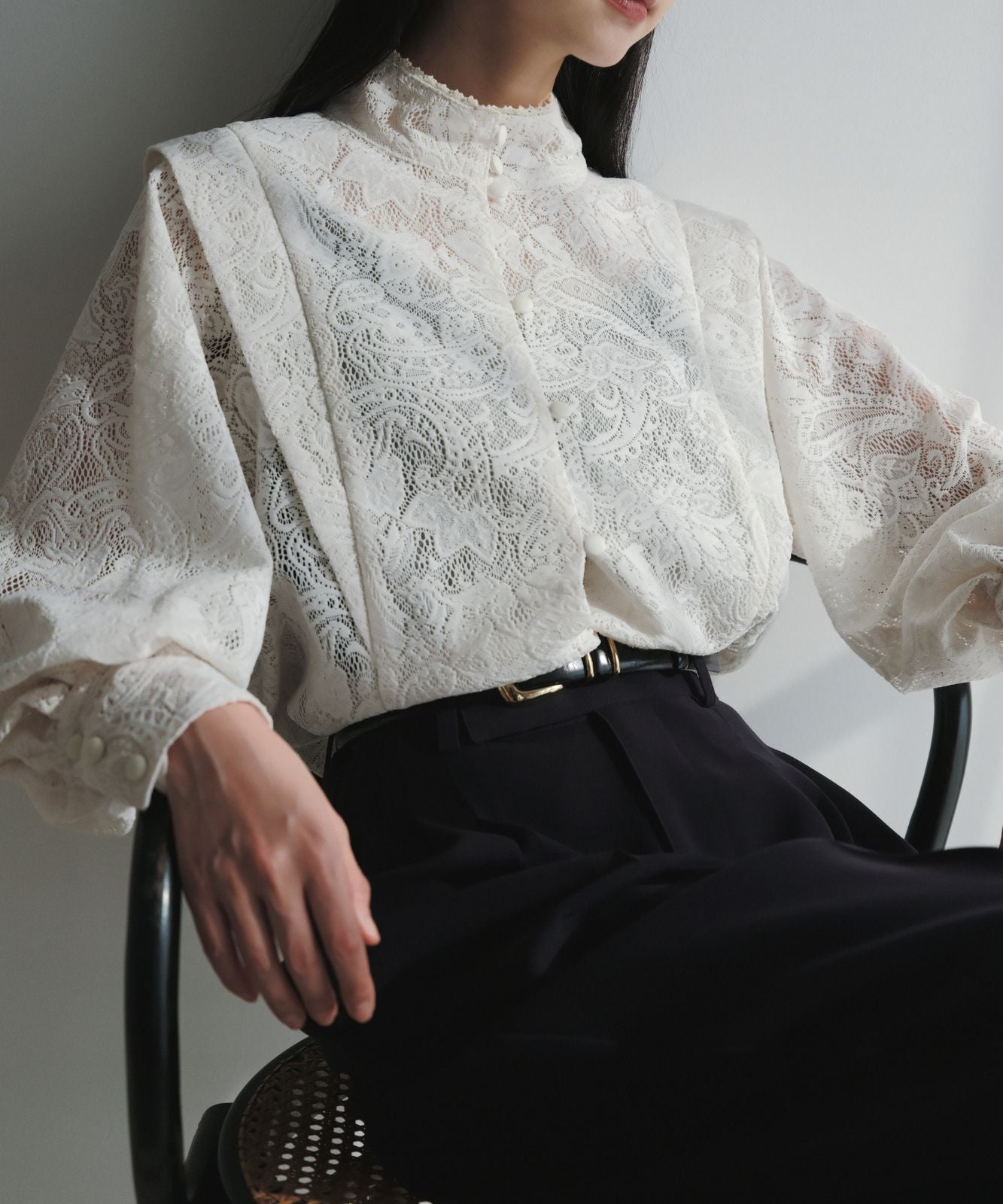 ≪予約販売≫front tuck lace blouse（フロントタックレースブラウス）≪2023年12月12日販売開始≫≪2024年3月下旬以降発送予定≫