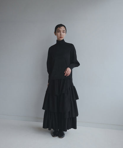 ≪予約販売≫black satin volume tiered  skirt（ブラックサテンボリュームティアードスカート）≪2023年7月10日21:00販売開始≫≪2023年9月下旬発送予定≫