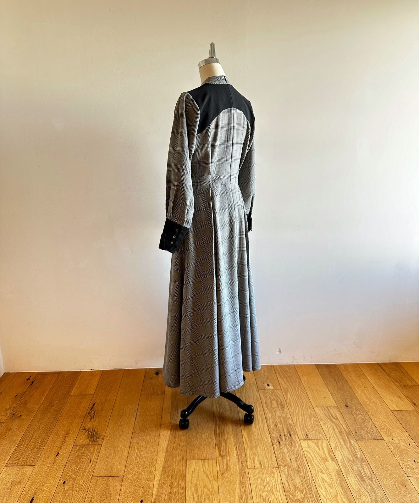 ≪在庫販売≫shawl collar classical check onepiece（ショールカラークラシカルチェックワンピース）≪2024年5月7日15:00販売開始≫