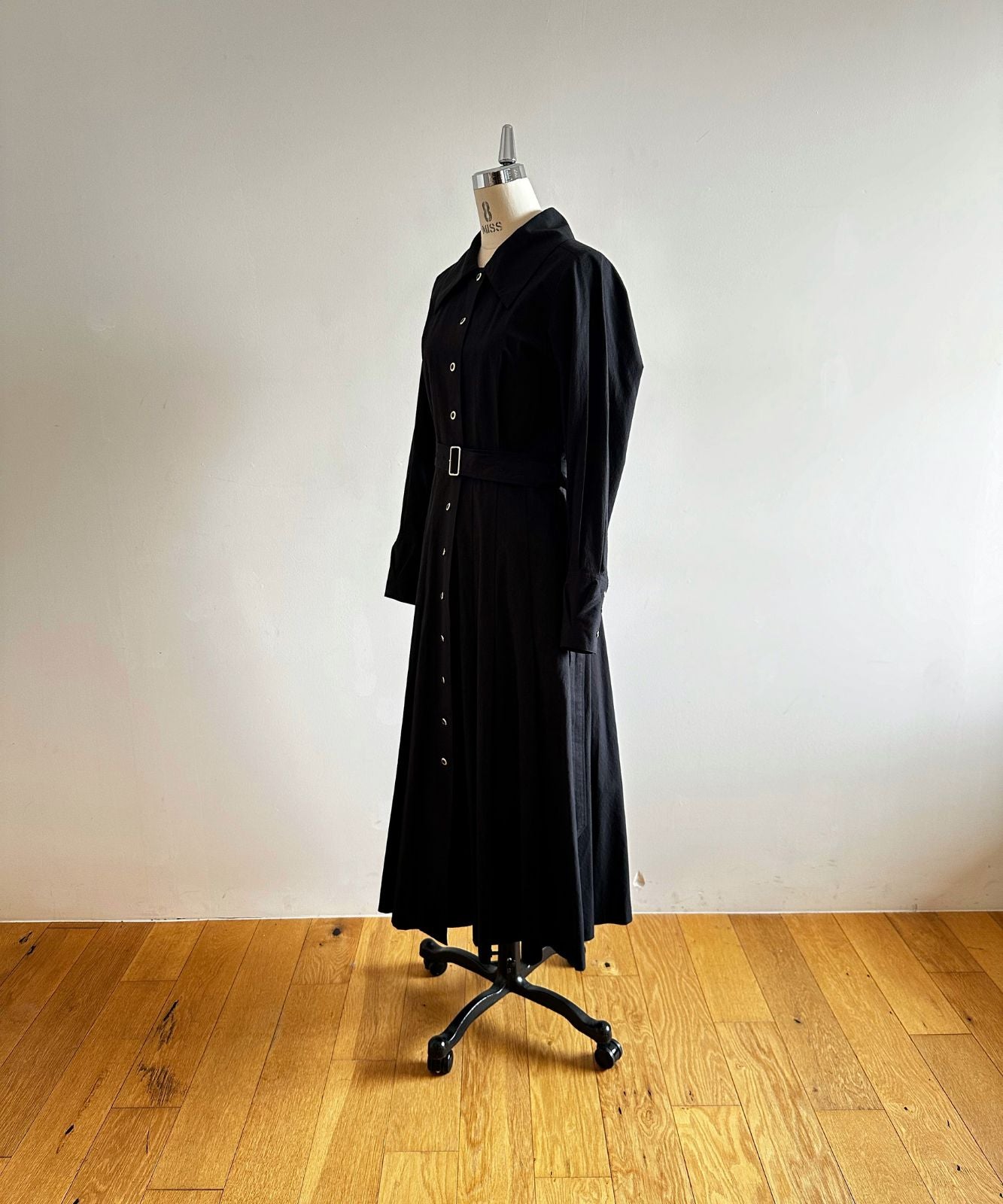 ≪通常販売≫ 【THE DRESS #55】goldbutton seamtuck dress（ゴールドボタンシームタックドレス） – THE  MUSEUM foufou