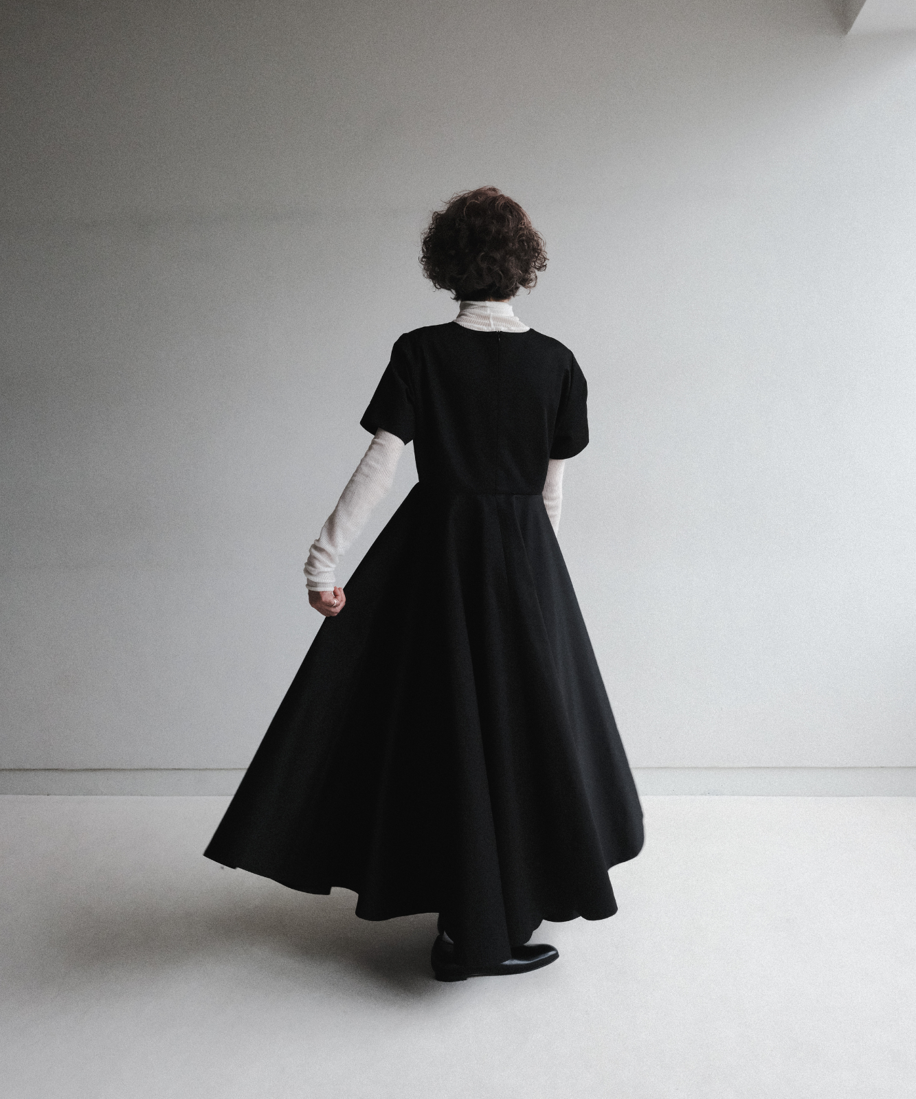 ≪在庫販売≫【THE DRESS #00】black flare onepiece（ブラックフレアワンピース）≪2024年5月8日15:00販売開始≫