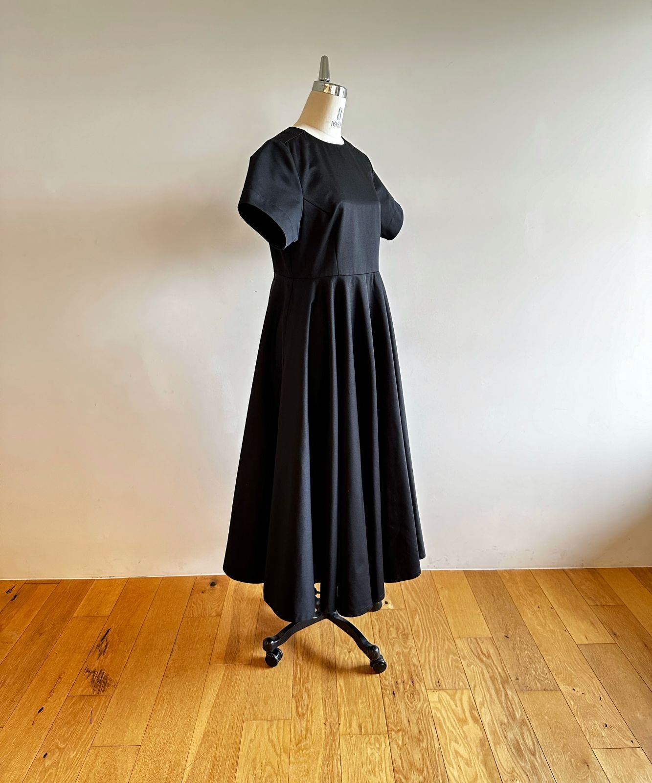 ≪在庫販売≫【THE DRESS #00】black flare onepiece（ブラックフレアワンピース）