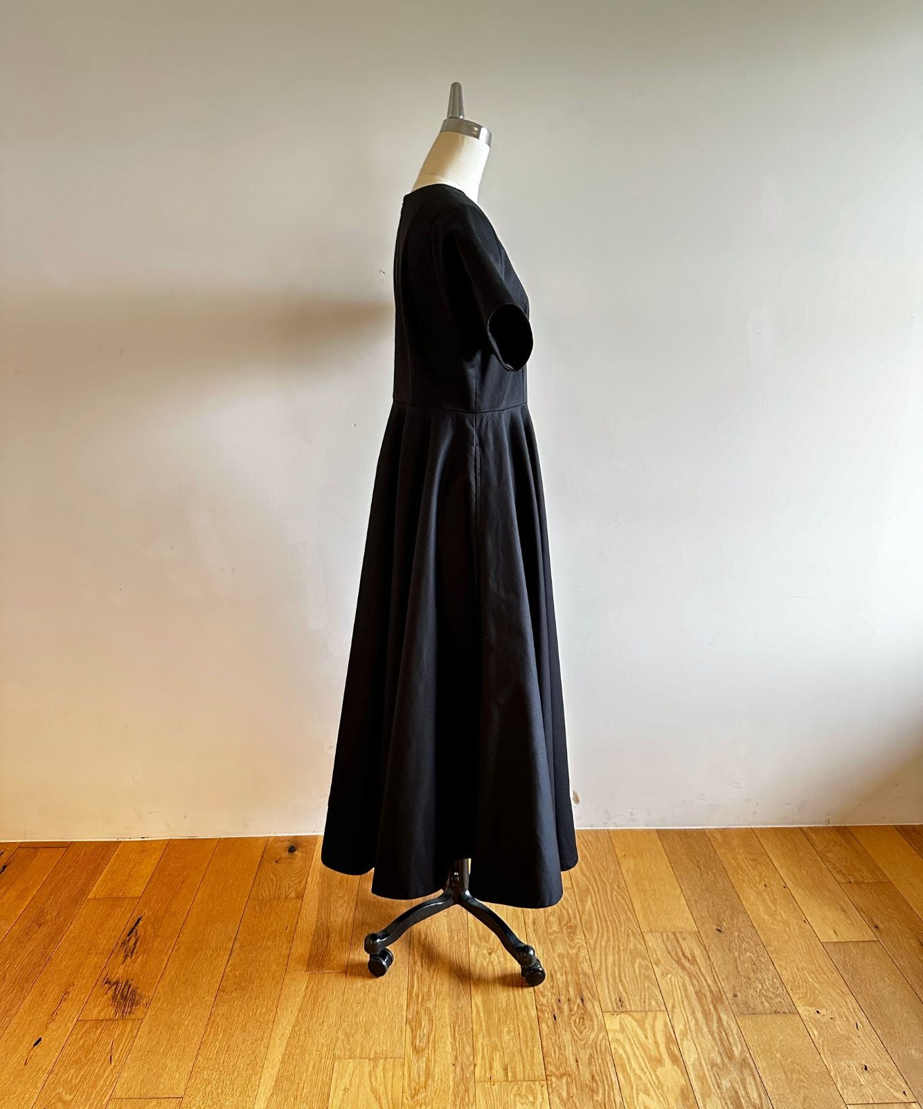 ≪在庫販売≫【THE DRESS #00】black flare onepiece（ブラックフレアワンピース）≪2024年5月8日15:00販売開始≫