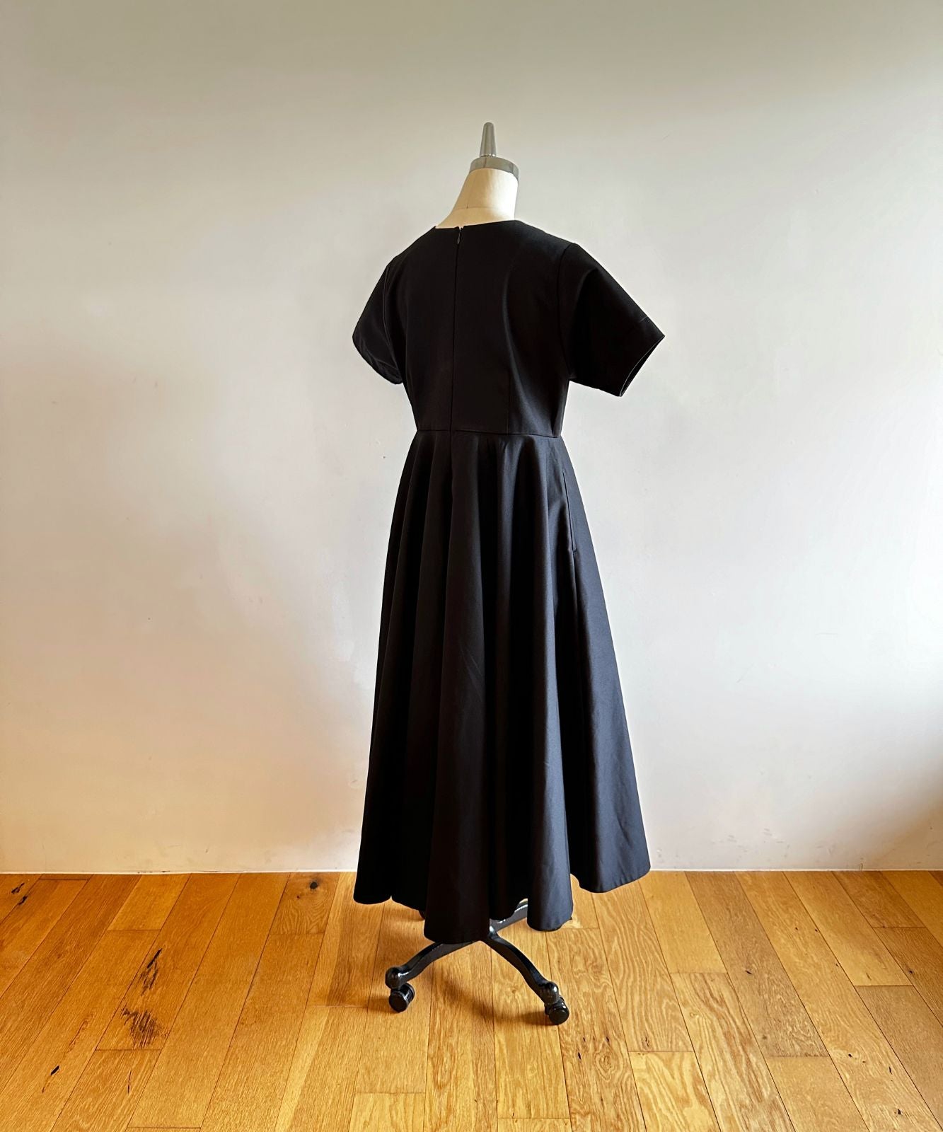 ≪在庫販売≫【THE DRESS #00】black flare onepiece（ブラックフレアワンピース）