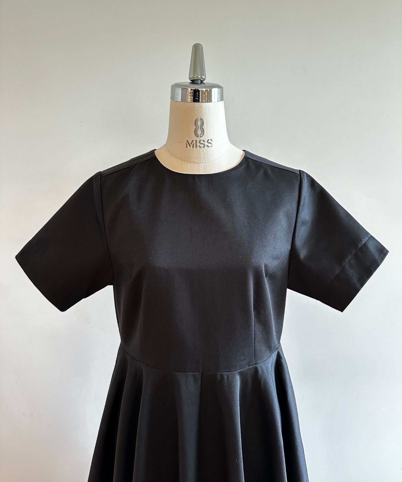 ≪在庫販売≫【THE DRESS #00】black flare onepiece（ブラックフレアワンピース）