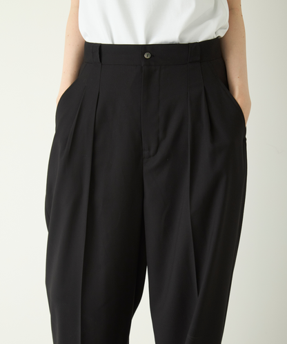 ≪在庫販売≫2tuck easy gaba stretch slacks（ツータックイージーギャバストレッチスラックス）