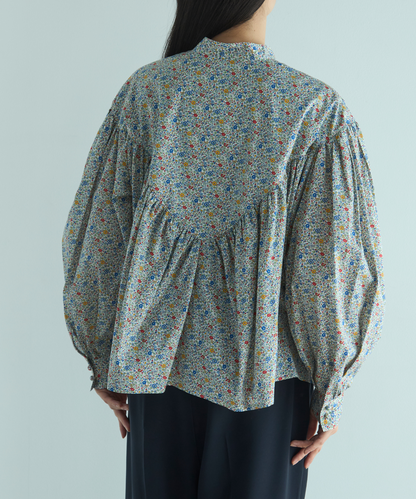 ≪通常販売≫liberty print pin tuck blouse（リバティプリントピンタックブラウス）