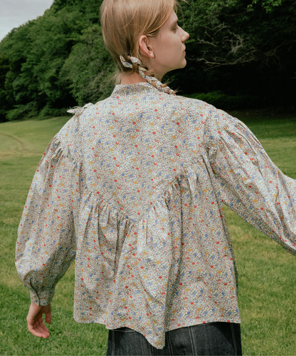 ≪通常販売≫liberty print pin tuck blouse（リバティプリントピンタックブラウス）