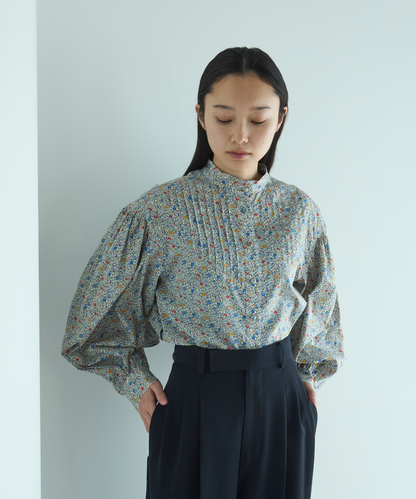 ≪通常販売≫liberty print pin tuck blouse（リバティプリントピンタックブラウス）