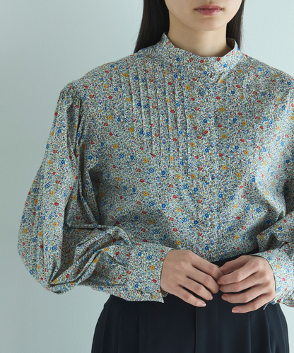 ≪通常販売≫liberty print pin tuck blouse（リバティプリントピンタックブラウス）