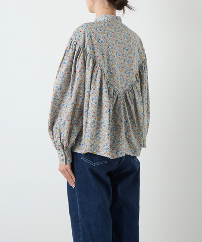 ≪通常販売≫liberty print pin tuck blouse（リバティプリントピンタックブラウス）