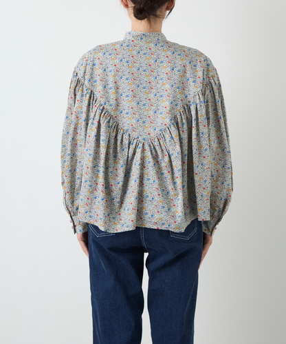 ≪通常販売≫liberty print pin tuck blouse（リバティプリントピンタックブラウス）