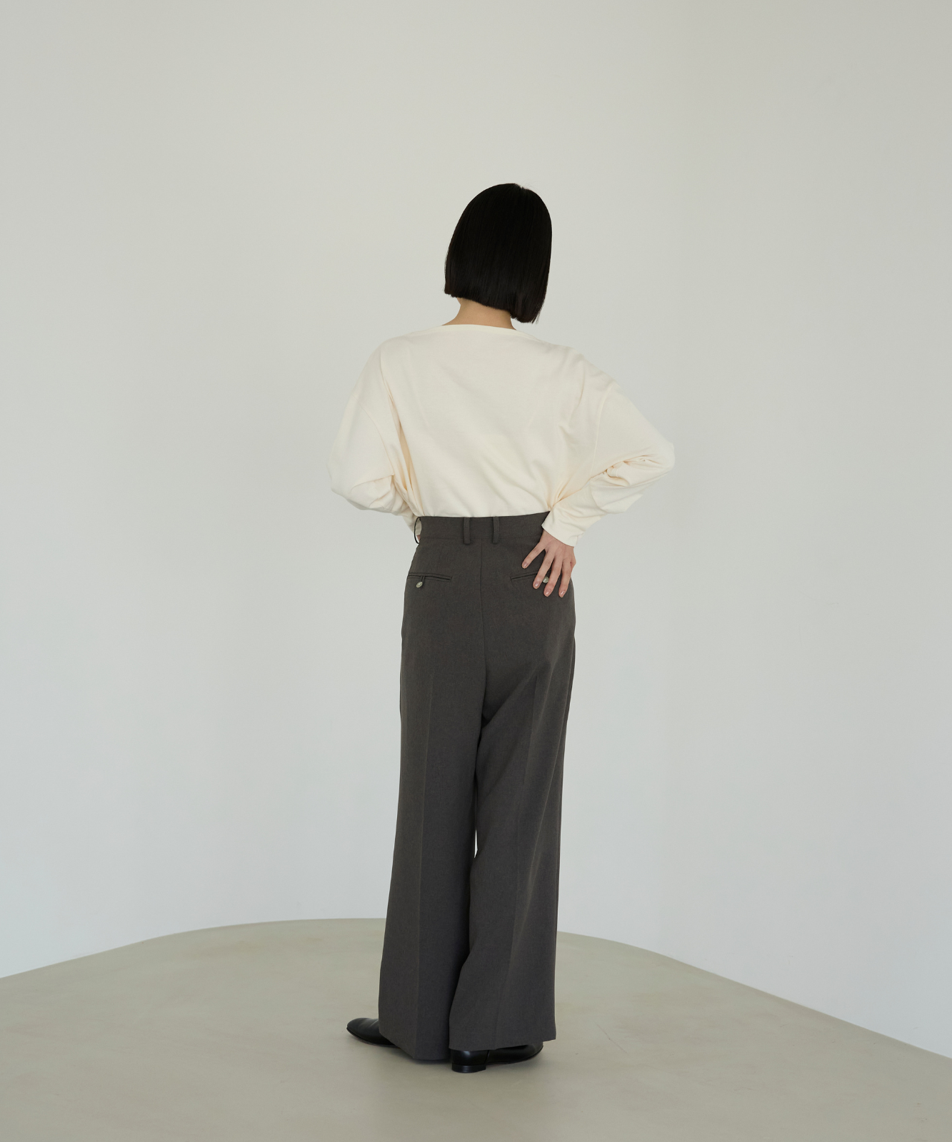 ≪通常販売≫two tuck slacks（ツータックスラックス）