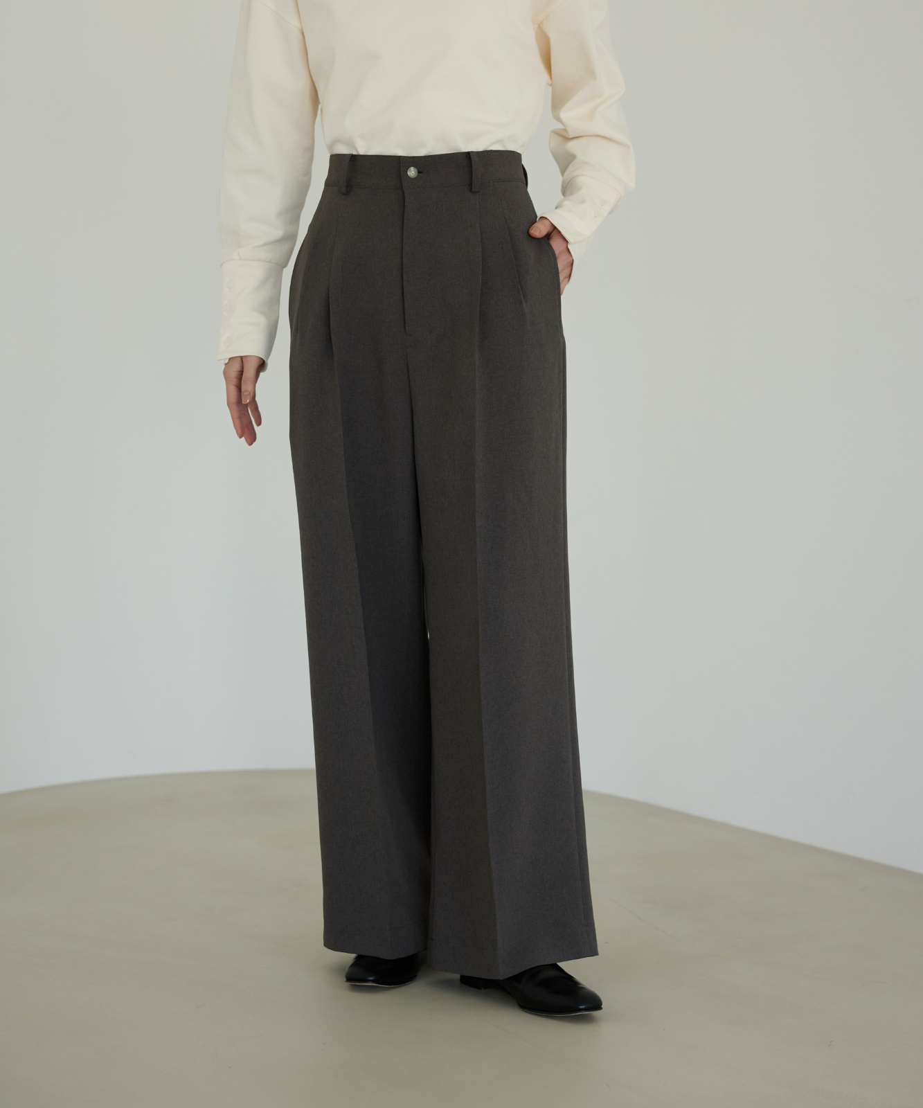 ≪通常販売≫two tuck slacks（ツータックスラックス） – THE MUSEUM