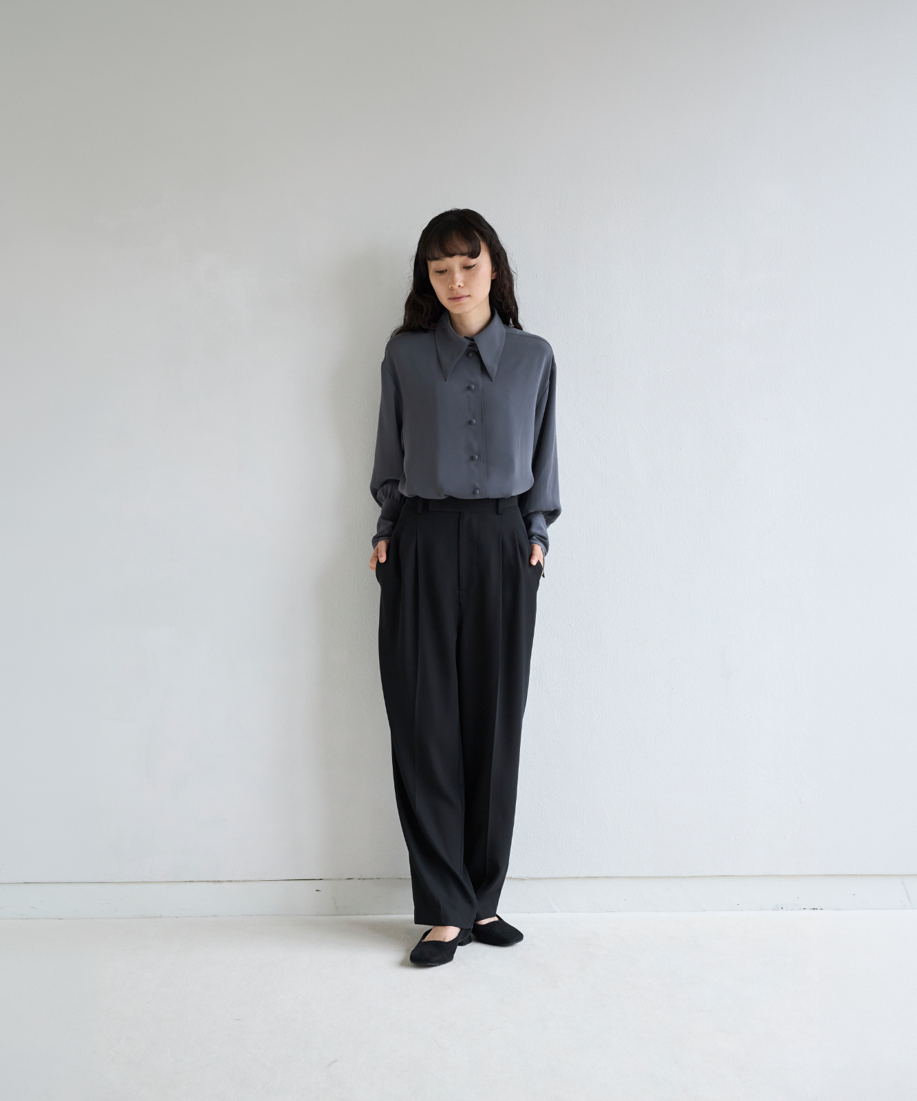 ≪通常販売≫classical easy satin blouse （クラシカルイージーサテンブラウス）≪2026年8月17日12:00販売開始≫