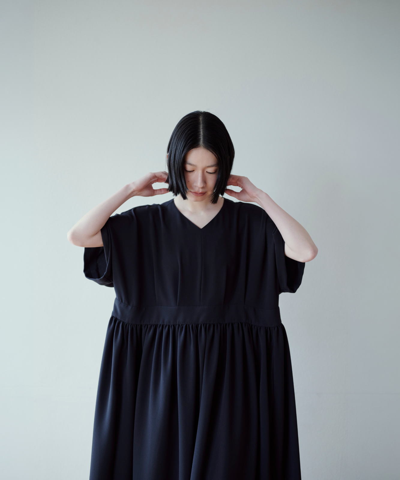 ≪通常販売≫v neck easy gather dress （Vネックイージーギャザードレス）≪2026年05月8日12:00販売開始≫