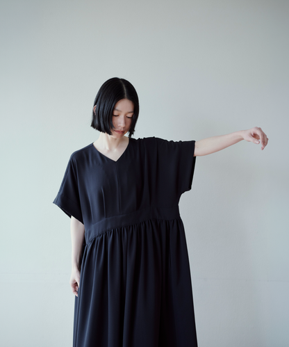 ≪通常販売≫v neck easy gather dress （Vネックイージーギャザードレス）≪2026年05月8日12:00販売開始≫