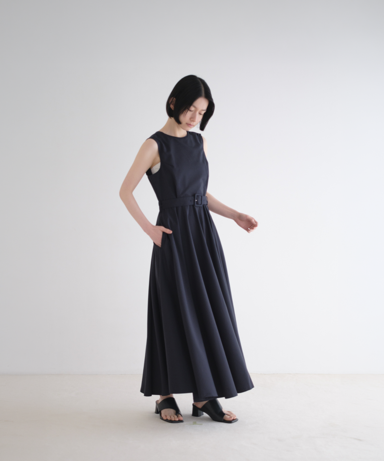 ≪通常販売≫super flare no-sleeve flap dress （スーパーフレアノースリーブフラップドレス）≪2026年6月22日12:00販売開始≫