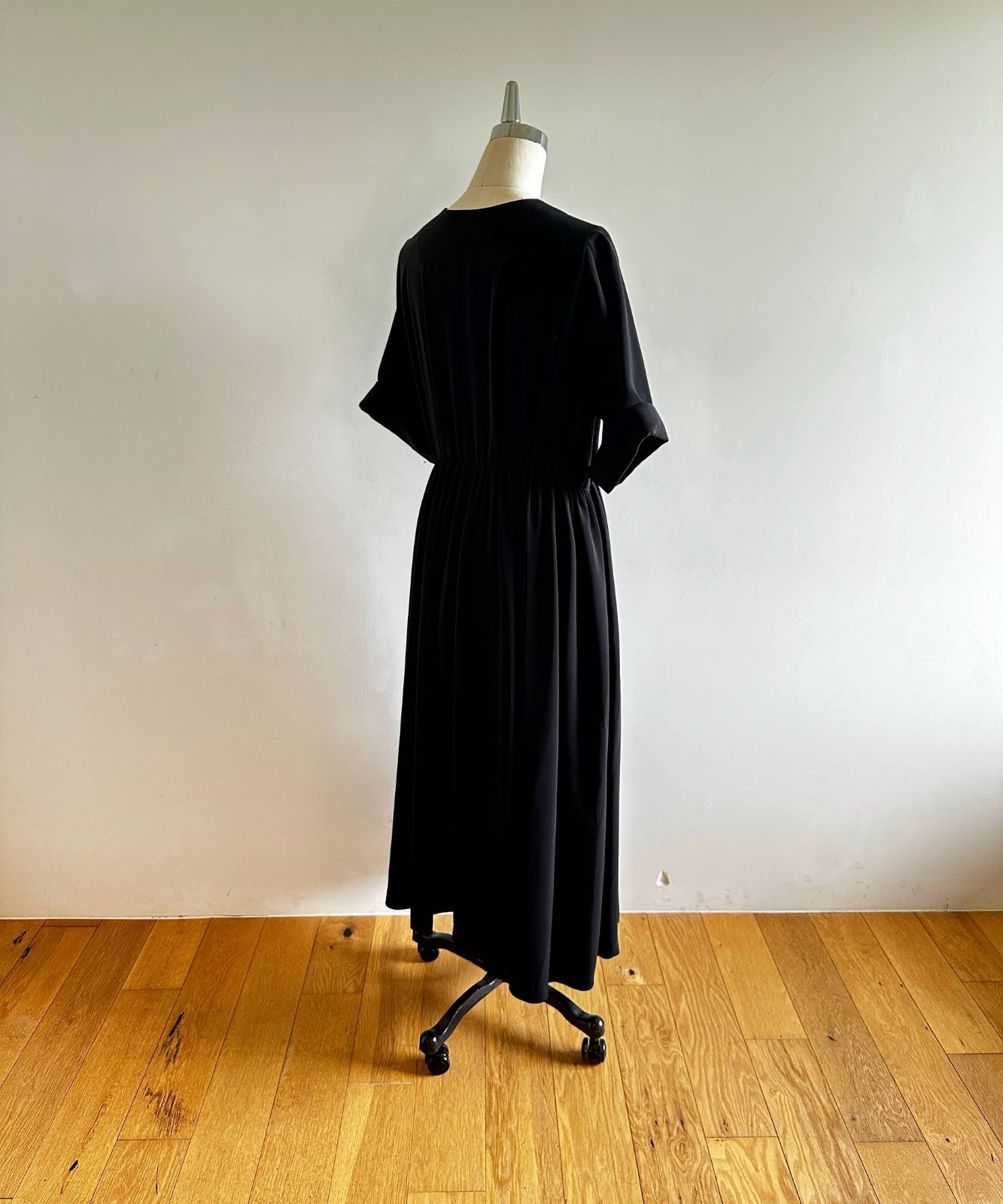 ≪在庫販売≫【THE DRESS #11】Vneck gather one piece（Vネックギャザーワンピース）