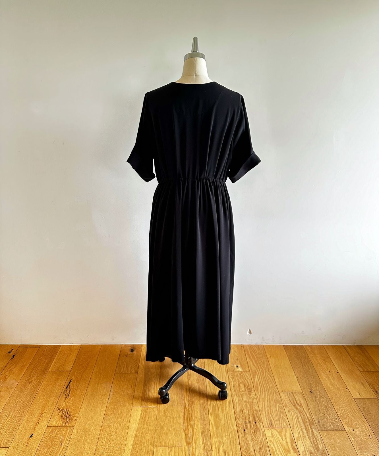 ≪在庫販売≫【THE DRESS #11】Vneck gather one piece（Vネックギャザーワンピース）