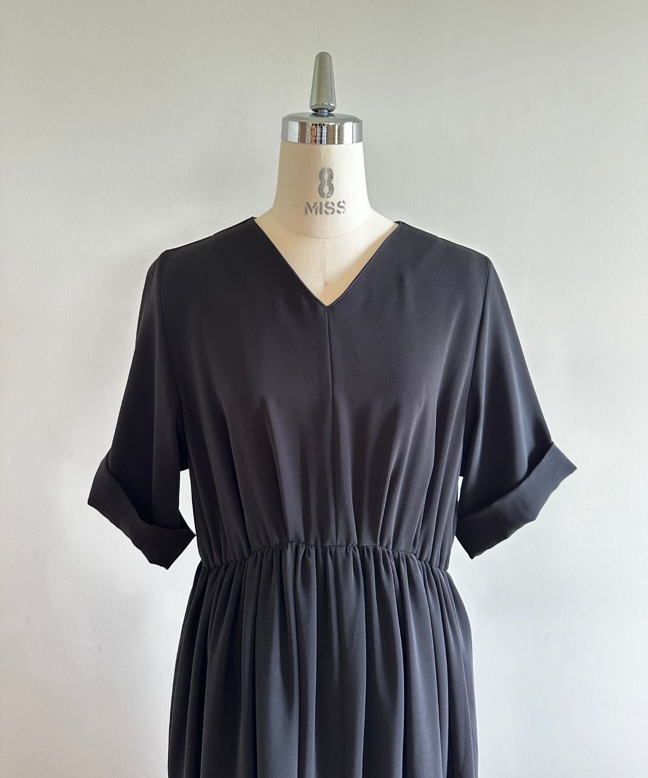 ≪在庫販売≫【THE DRESS #11】Vneck gather one piece（Vネックギャザーワンピース） – THE MUSEUM  foufou