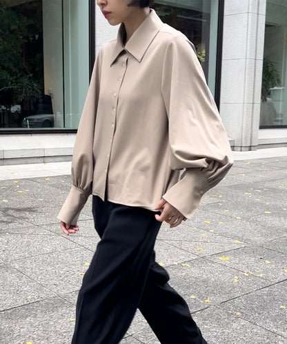 ≪予約販売≫wide collar sode powan blouse（ワイドカラー袖ぽわんブラウス）≪2022年12月9日21:00販売開始≫≪2022年12月19日発送予定≫
